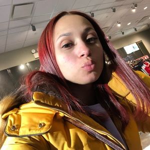 Meet your Posher, Crystal